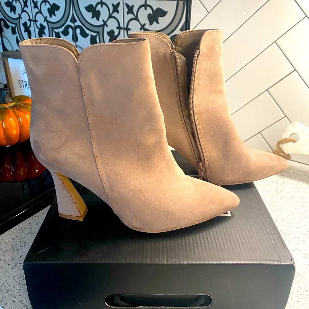 8.5 Taupe Booties
